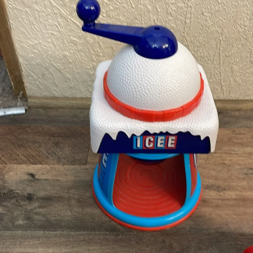 Icee Maker - Picture 3 of 4